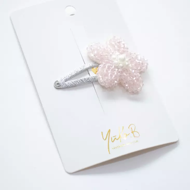 Yuko B. hiuspinni, helmi kukkanen - Kellot, korut ja hiustarvikkeet - YBA500A280 - 1