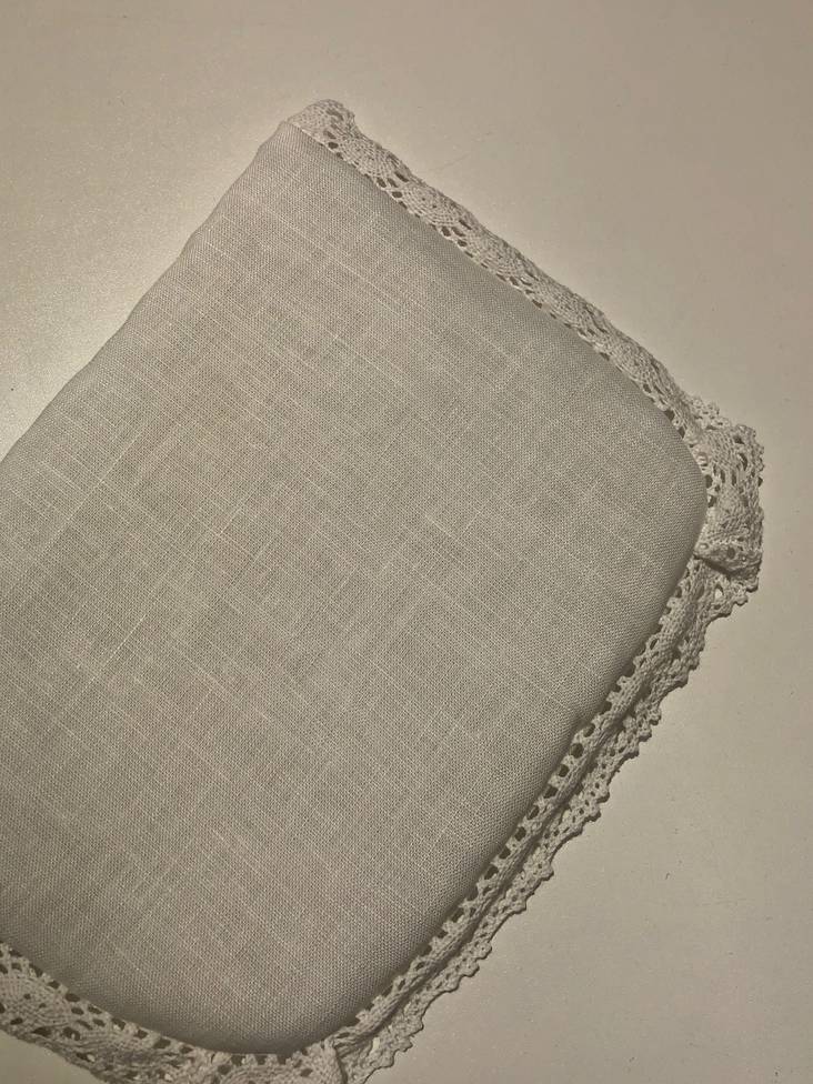 Kastetyyny pellavaa, pitsireuna - Kastemekot & tarvikkeet - klio011c - 1